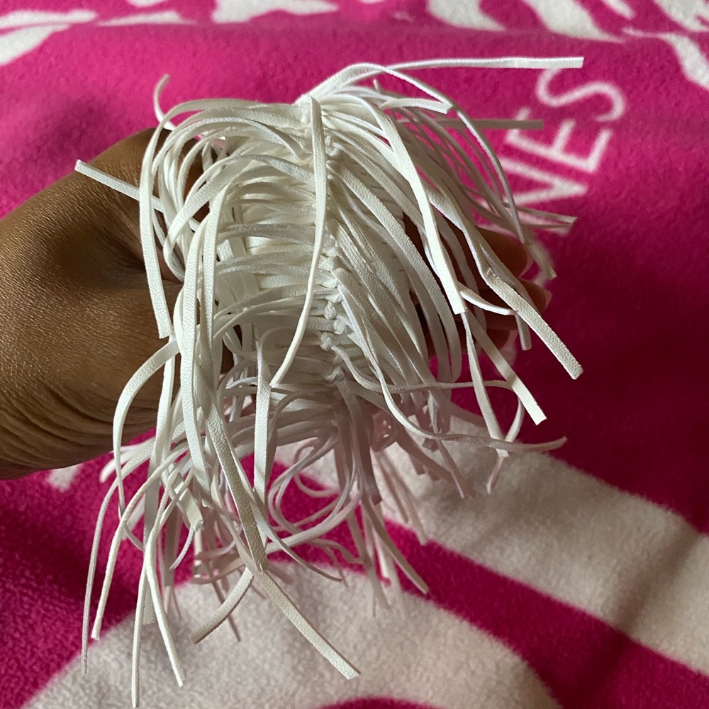 Beautiful Sassy Jones Bangle! - Picture 3 of 4